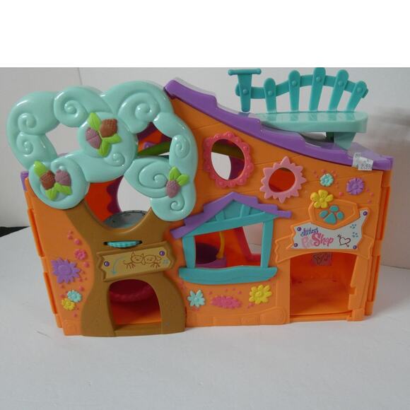 Littlest Pet Shop 2007 Clubhouse Playset  2 Cats 1 Lion - Picture 1 of 5